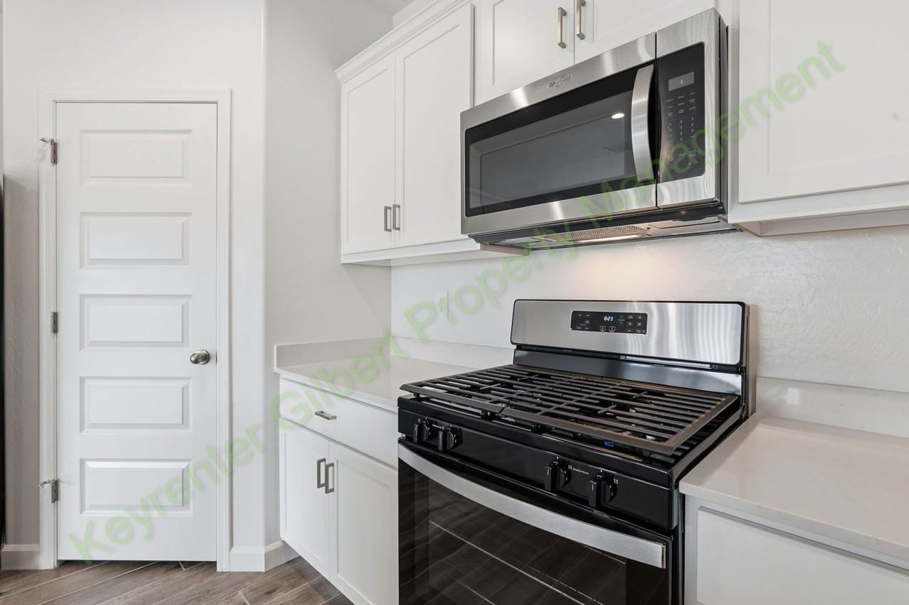 2925 W Simone Ave - Photo 6 of 35