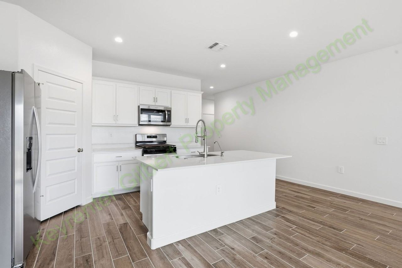 2925 W Simone Ave - Photo 7 of 35