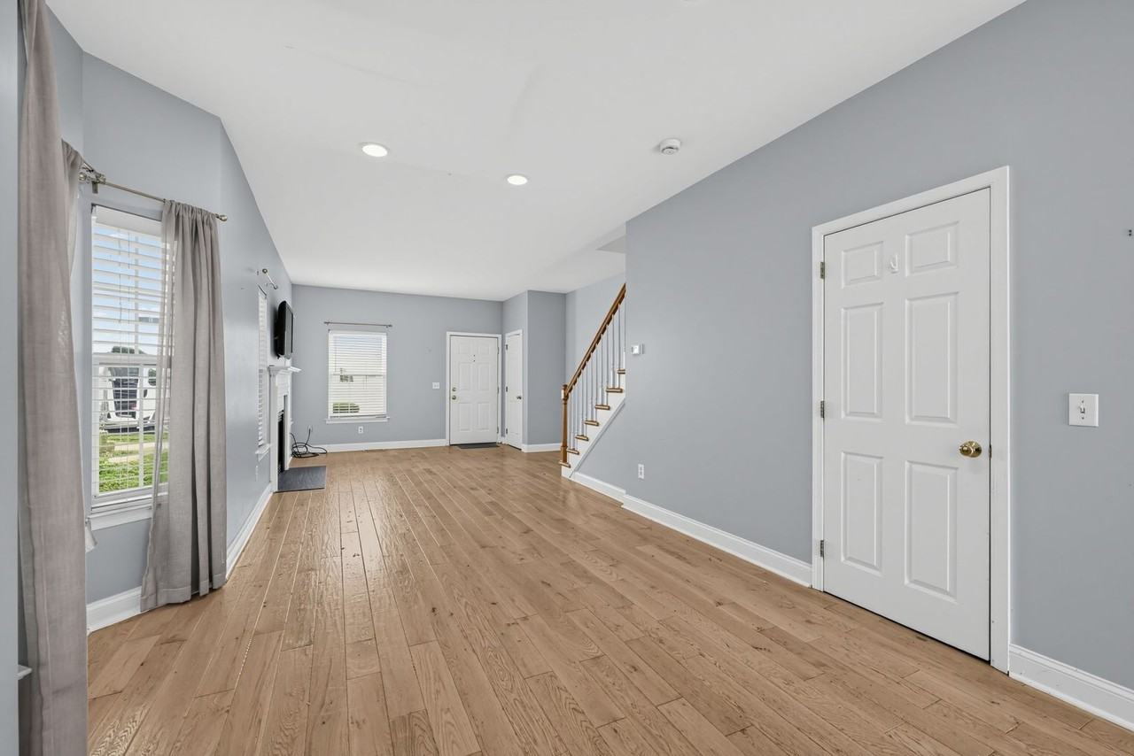 445 Spring Mill Ave - Photo 5 of 30