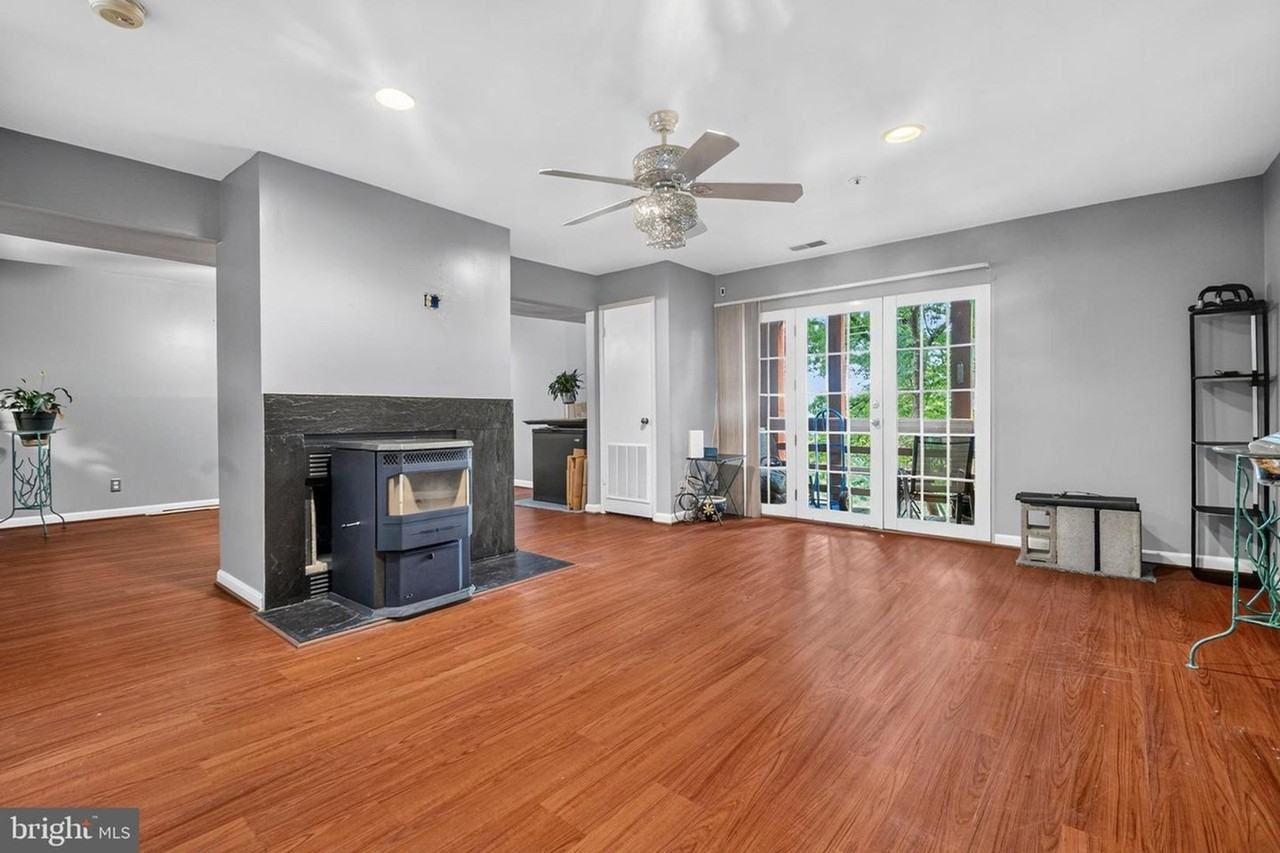 4942 Columbia Rd #6 - Photo 4 of 35