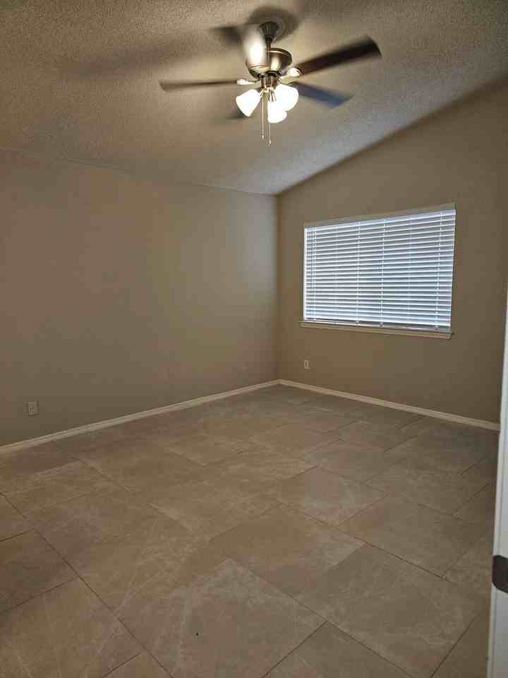 2300 Tierra Negra Dr - Photo 5 of 9