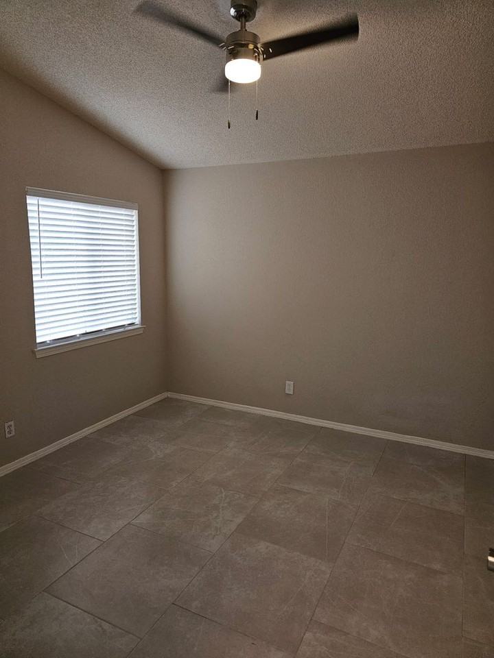 2300 Tierra Negra Dr - Photo 7 of 9