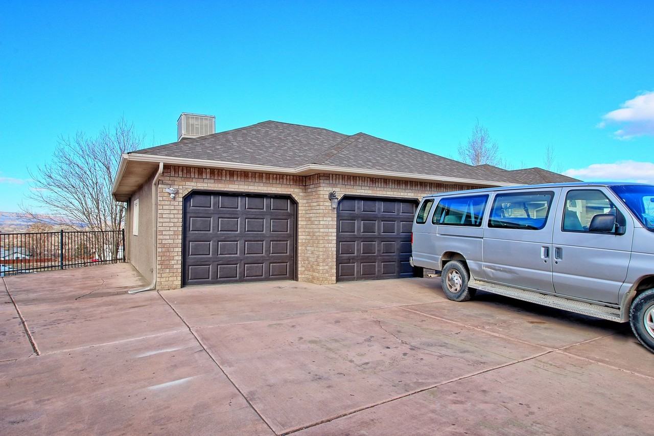 165 Dee Vee Dr - Photo 6 of 50
