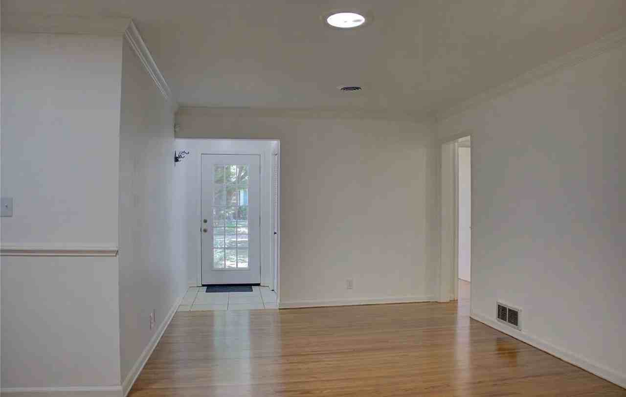 3922 E 34th St - Photo 5 of 35