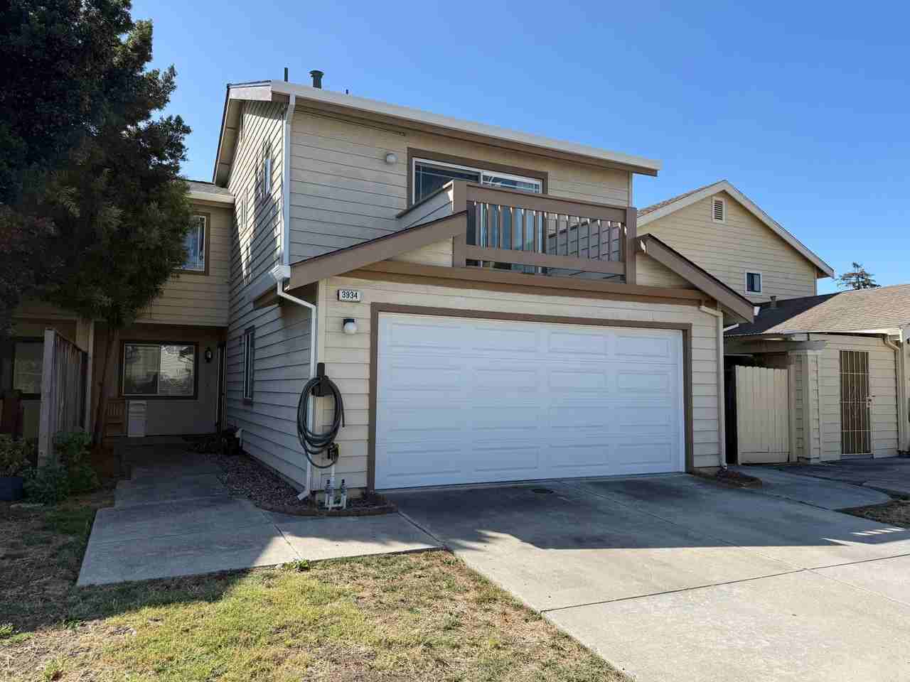 3934 Scamman Ct - Photo 2 of 23