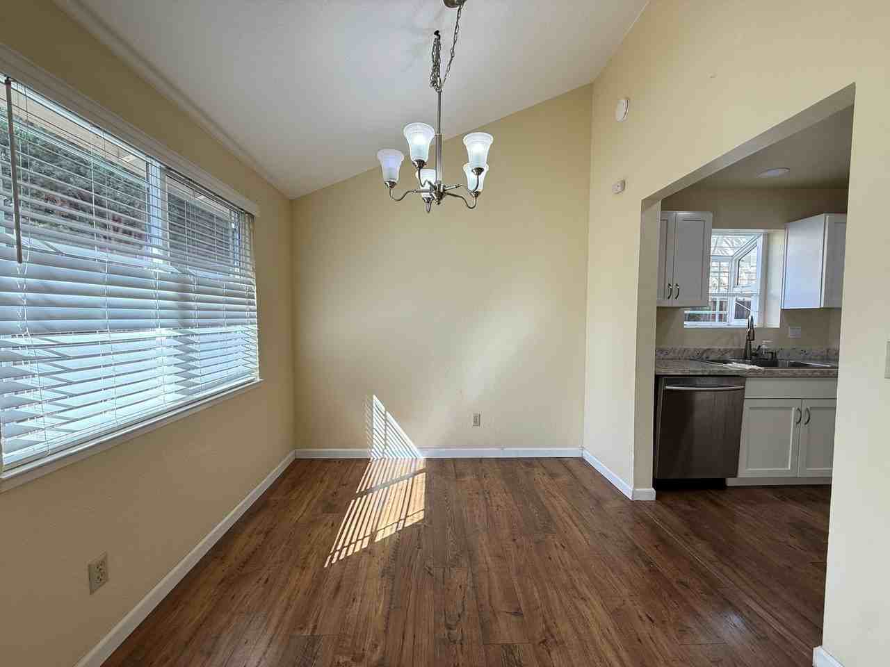 3934 Scamman Ct - Photo 5 of 23