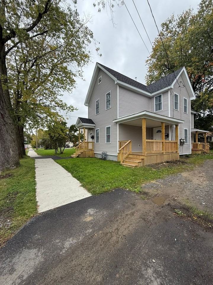 102 W 8th Ave - Photo 2 of 11
