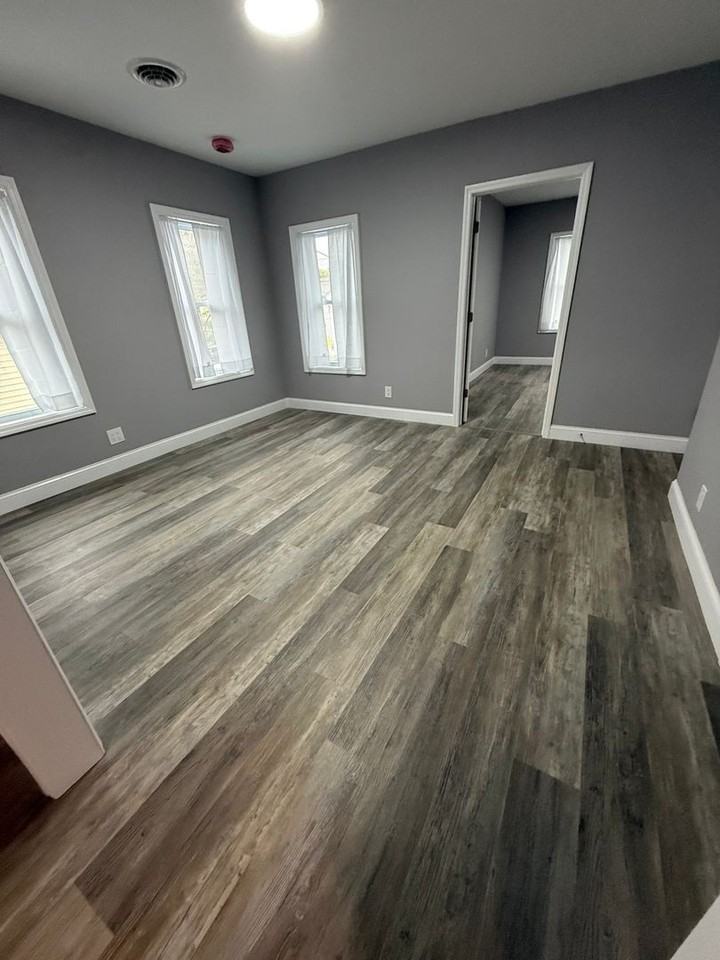 102 W 8th Ave - Photo 3 of 11