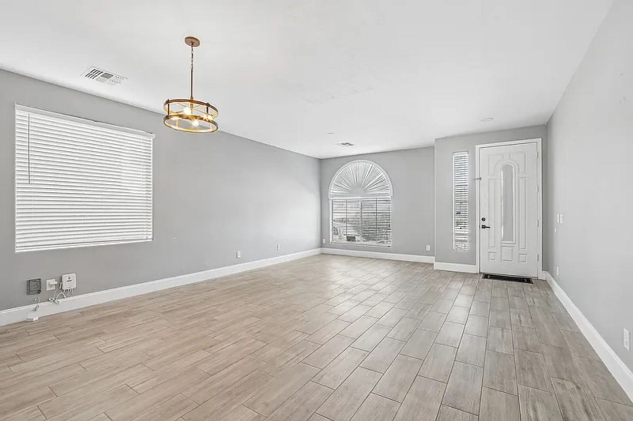 43578 W Cydnee Dr - Photo 3 of 22