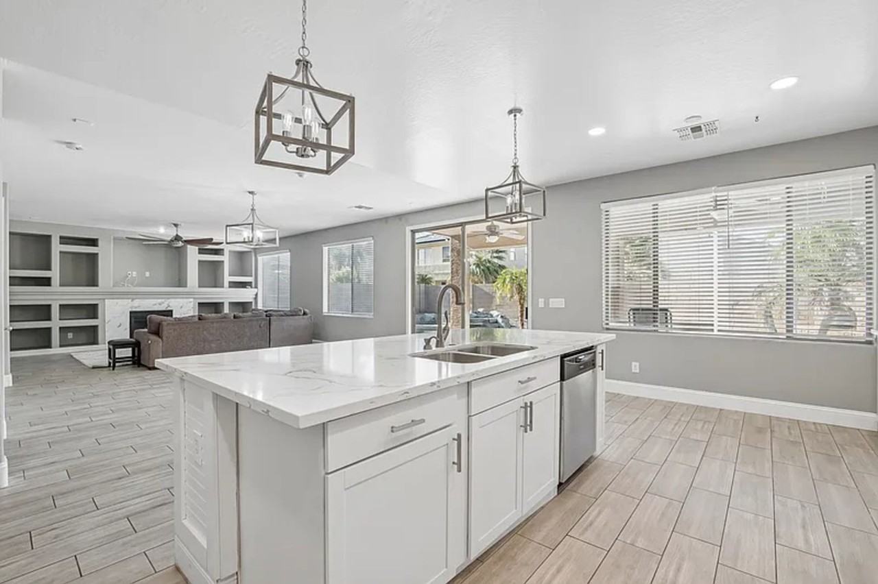 43578 W Cydnee Dr - Photo 4 of 22