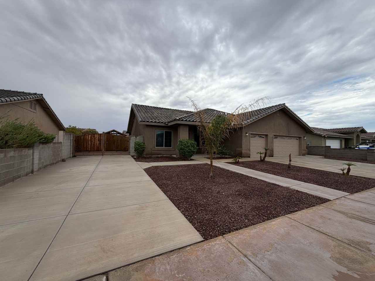7559 E 42nd Pl - Photo 2 of 39