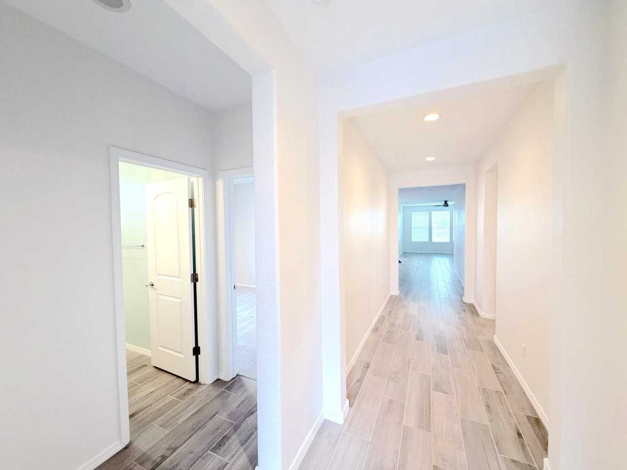 3000 Donita Ln Ne - Photo 3 of 41