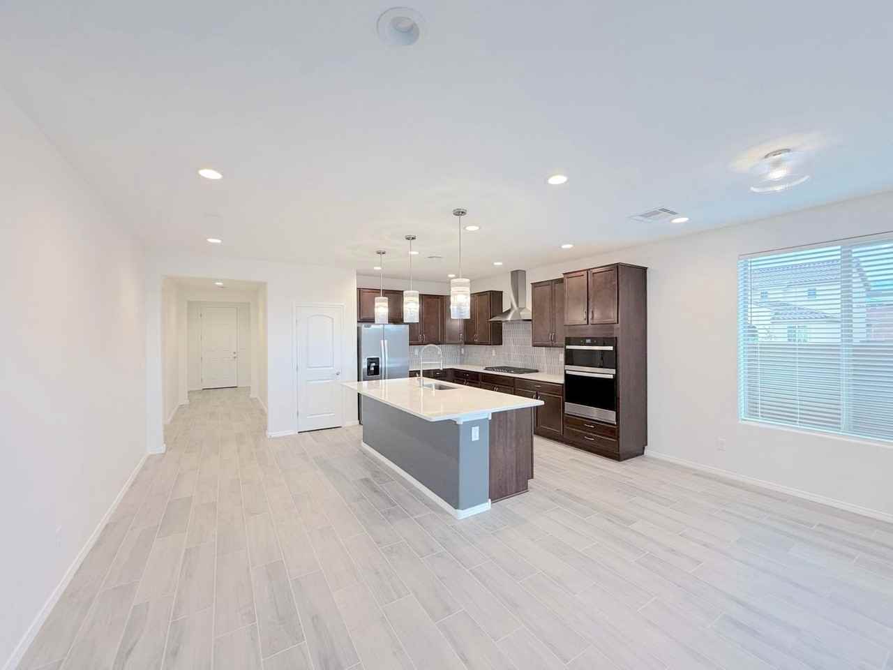 3000 Donita Ln Ne - Photo 4 of 41