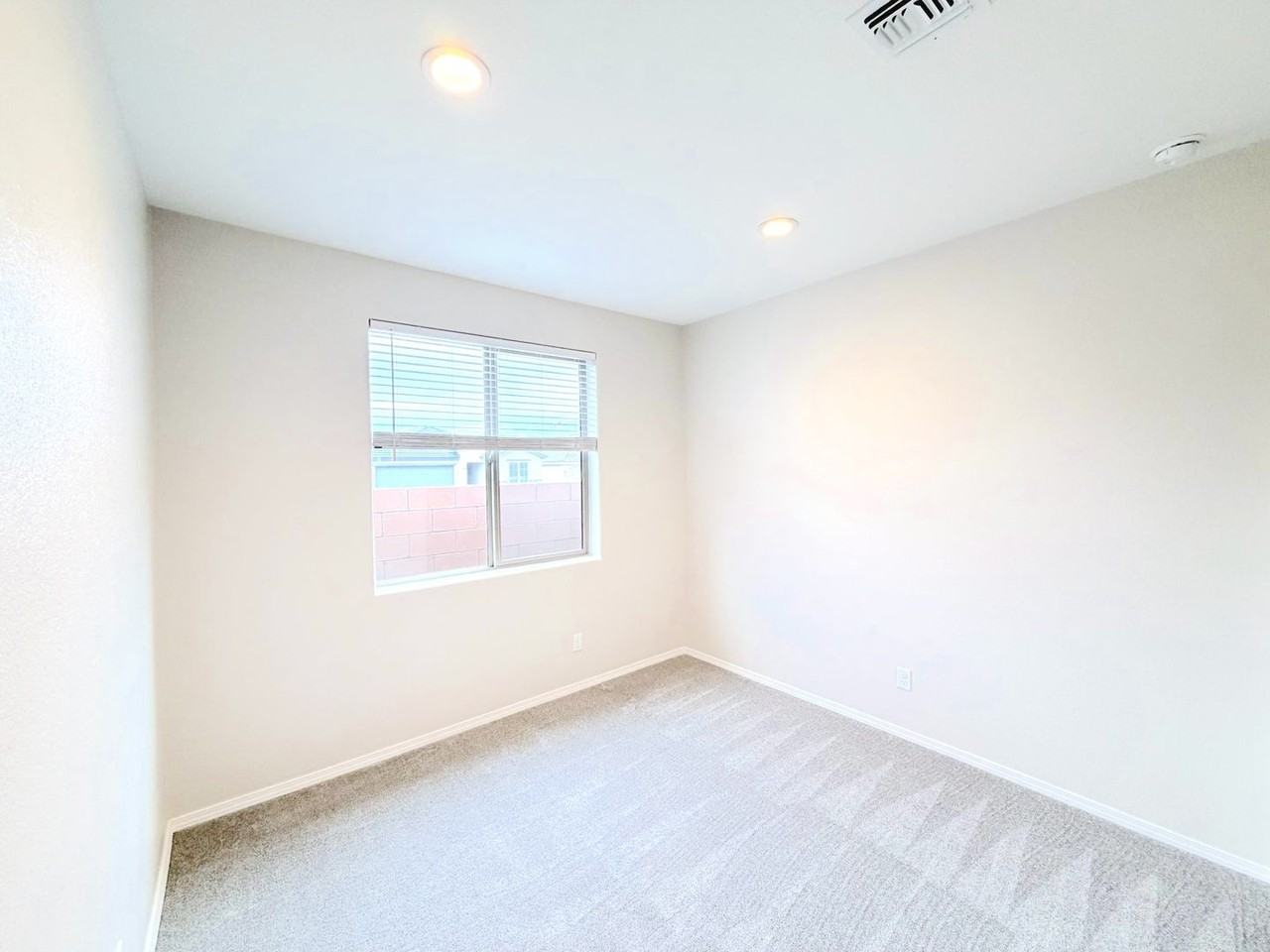 3000 Donita Ln Ne - Photo 7 of 41