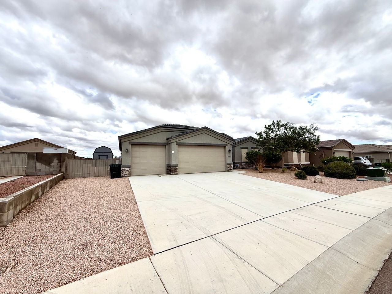 5622 Eagle View Rd - Photo 3 of 50