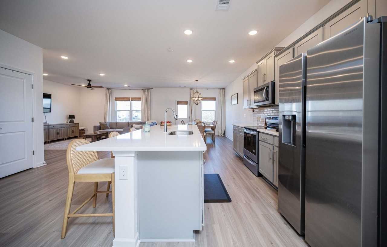 223 Land Breeze Dr - Photo 4 of 38