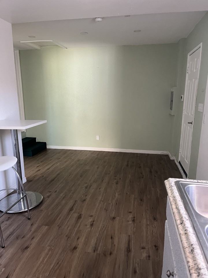 4752 1/2 W 170th St #NA - Photo 5 of 12