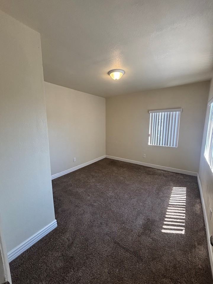 1845 East 70th Street - Photo 7 of 9