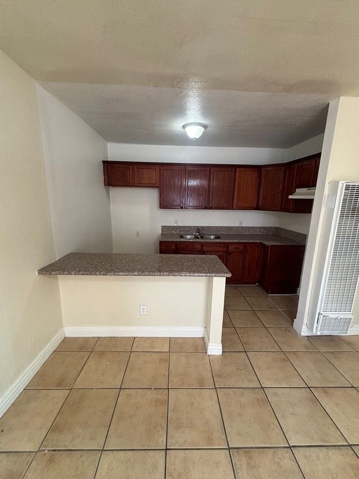 1845 East 70th Street - Photo 5 of 9