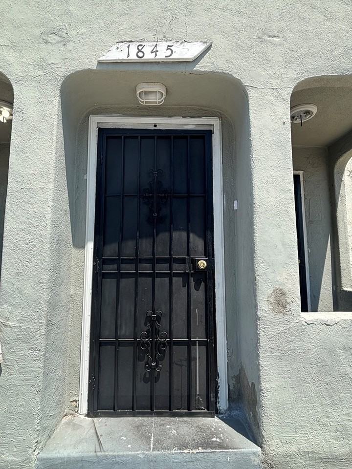 1845 East 70th Street - Photo 2 of 9