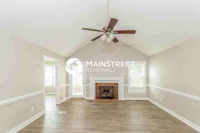 9909 Huntwyck Dr - Photo 4 of 16