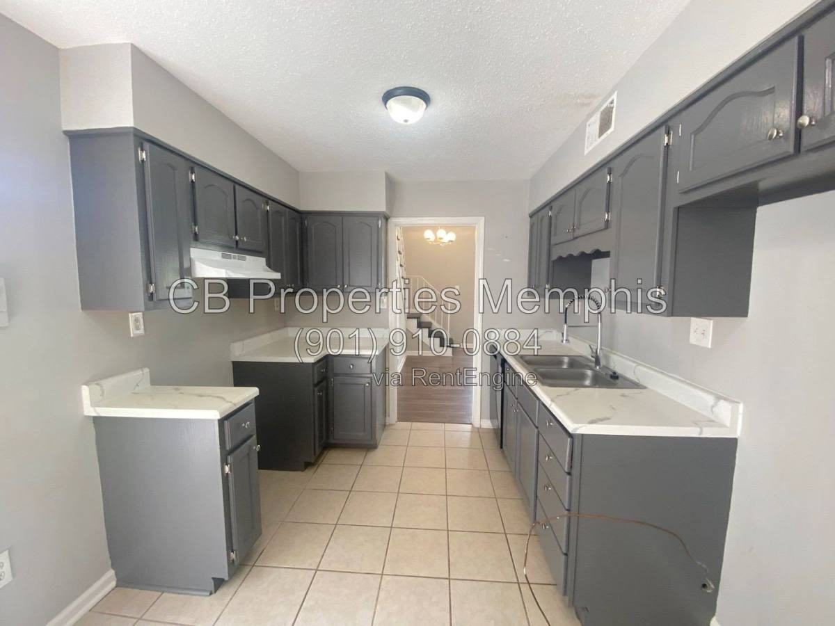 3136 Sycamore View Rd - Photo 2 of 14