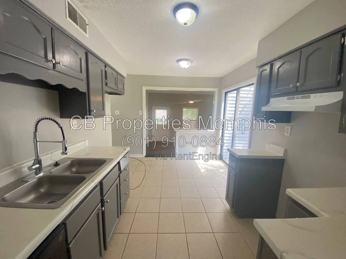 3136 Sycamore View Rd - Photo 3 of 14
