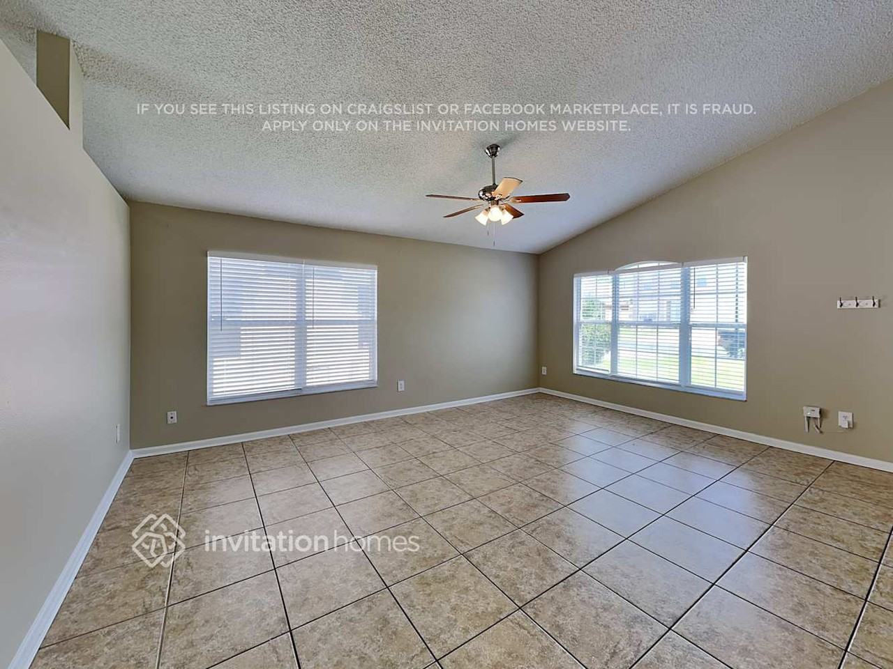 2800 Falcon Crest Pl - Photo 3 of 18