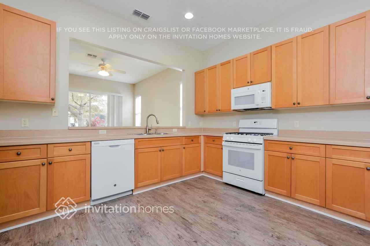 13762 Bluebird Pond Rd - Photo 6 of 18