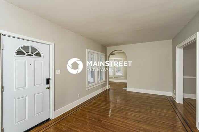220 Oxford Pl - Photo 7 of 18