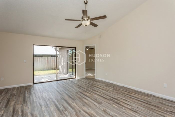 1307 Mohrlake Dr - Photo 4 of 27