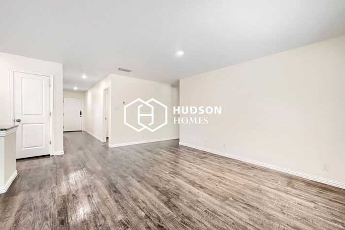 714 Braden St - Photo 3 of 14