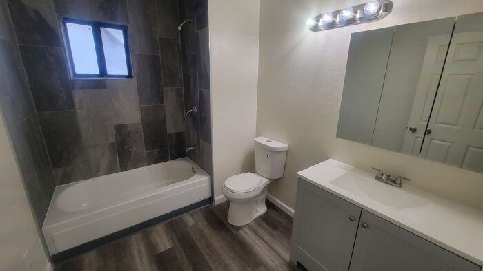 3545 Gypsum Rd #C - Photo 5 of 20