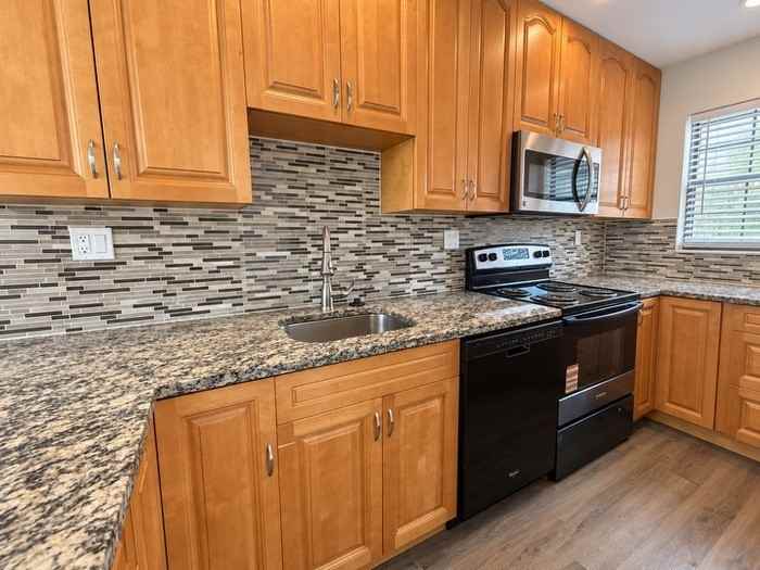 5321 Treetops Dr #T202 - Photo 7 of 21