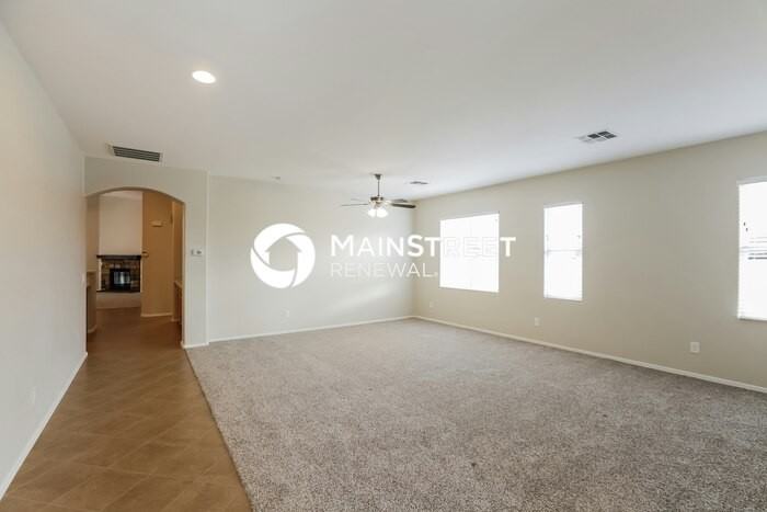 18512 W Port Au Prince Ln - Photo 4 of 16