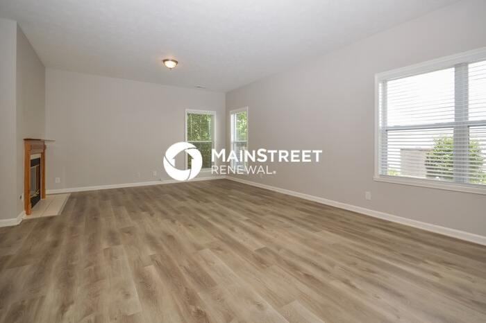 8021 Midlothian Way - Photo 4 of 17