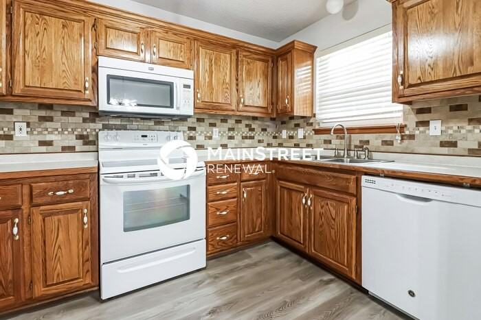 844 Sw Country Hill Dr - Photo 6 of 16