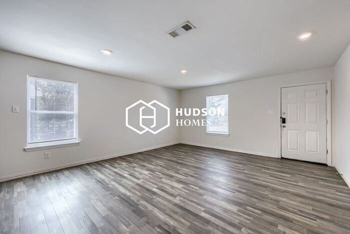 4205 Jackson St - Photo 3 of 14