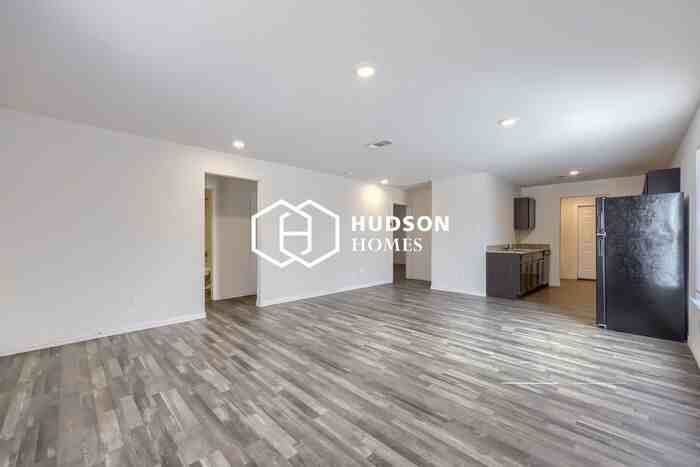 4205 Jackson St - Photo 4 of 14