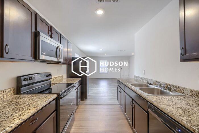 4205 Jackson St - Photo 6 of 14