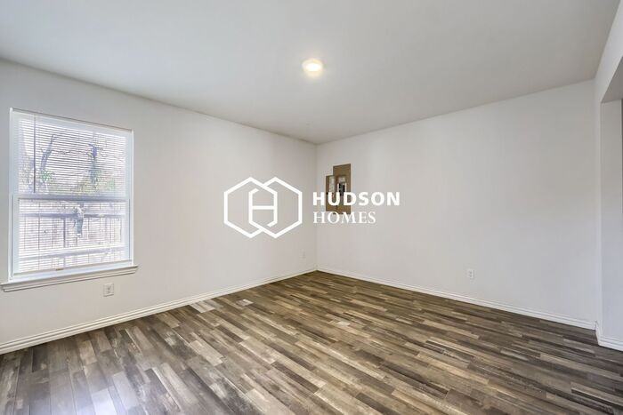4205 Jackson St - Photo 7 of 14