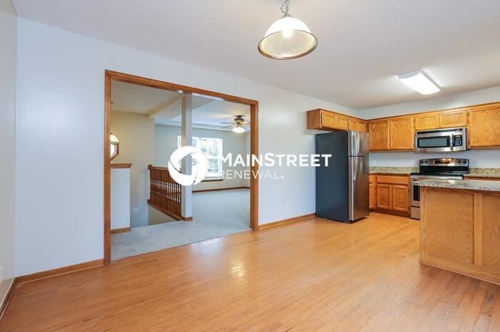 2215 Glenside Rd - Photo 5 of 17