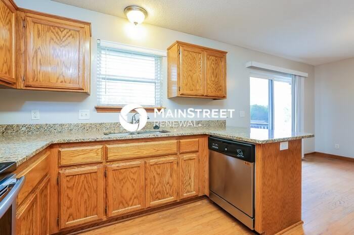 2215 Glenside Rd - Photo 6 of 17