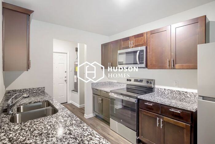 435 Connecticut St - Photo 4 of 14