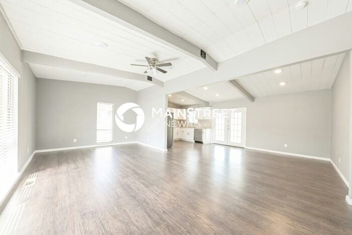 2977 Valwood Pkwy - Photo 5 of 16
