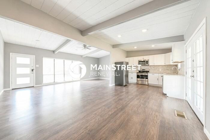 2977 Valwood Pkwy - Photo 6 of 16