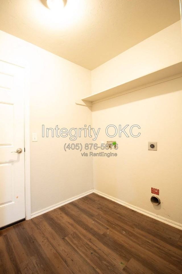 13233 Bridgewater Dr #1 - Photo 5 of 20