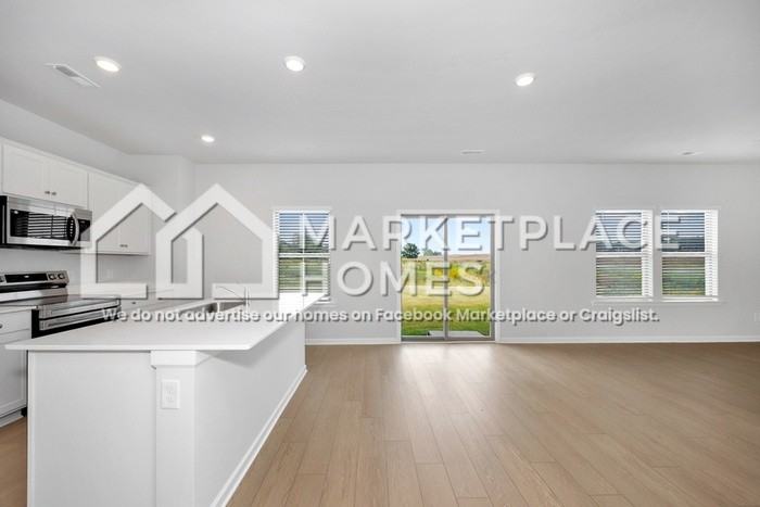 146 Labrador Ln - Photo 5 of 34