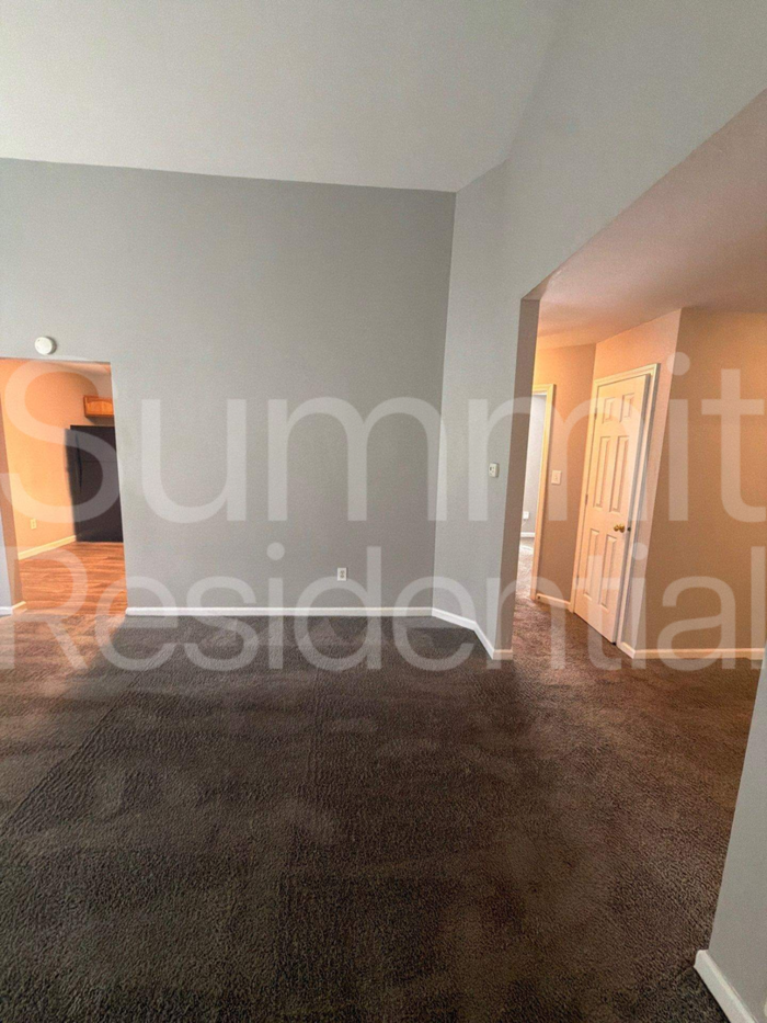 4003 Steelewater Ln - Photo 5 of 14