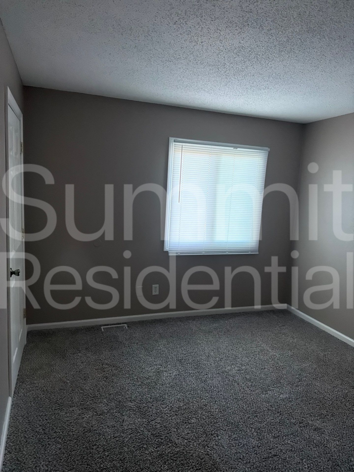 1929 Bell Ave - Photo 7 of 10